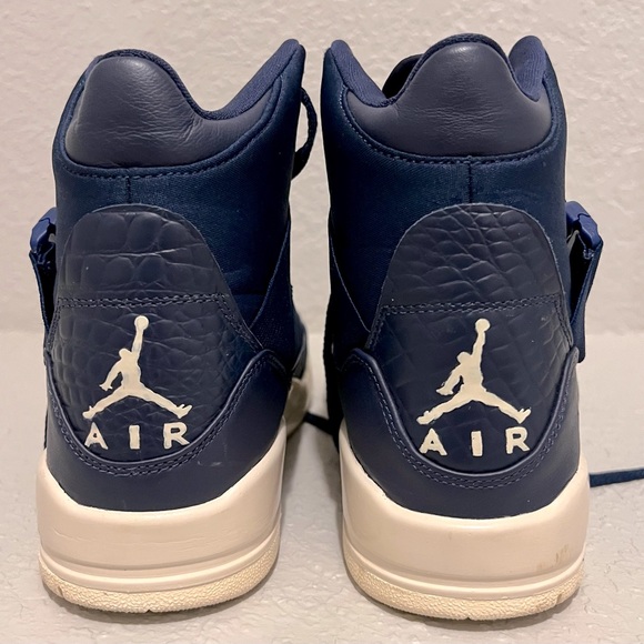 Air Jordan 3 Retro Explorer High Midnight Navy - Picture 2 of 7
